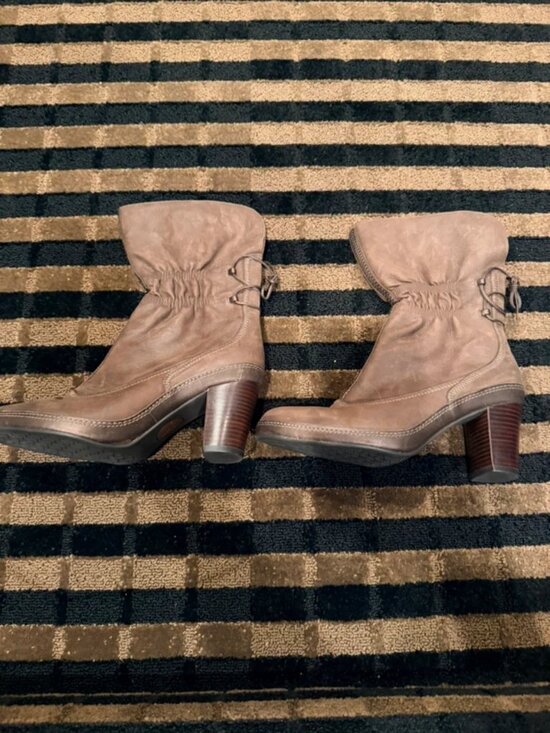 Shoes - Clarks Artisan Leather Ankle Boots Women’s Brown Heeled Booties Comfort Zip Up